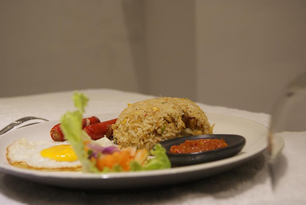 Sugiras Living Hotel Denpasar  Exterior photo