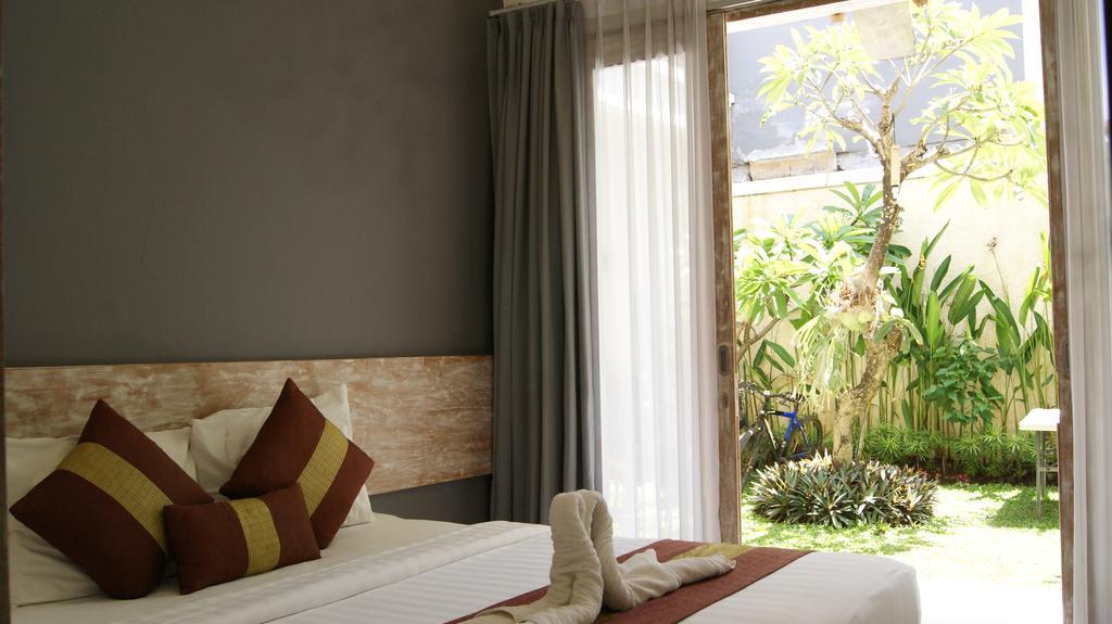 Sugiras Living Hotel Denpasar  Exterior photo