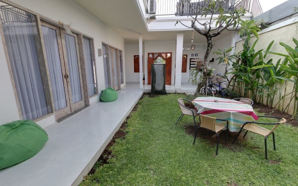 Sugiras Living Hotel Denpasar  Exterior photo