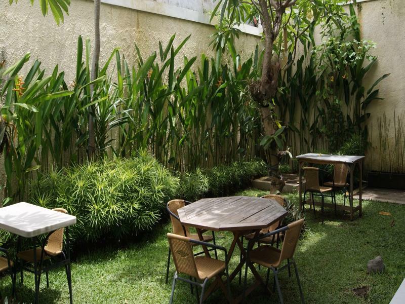 Sugiras Living Hotel Denpasar  Exterior photo