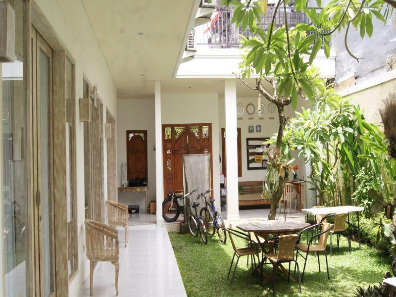 Sugiras Living Hotel Denpasar  Exterior photo